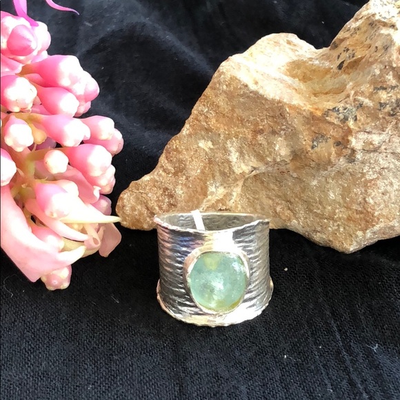 🌸Roman Glass Ring🌸 - Picture 2 of 8